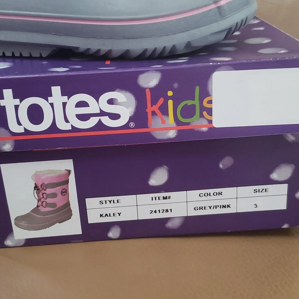 Totes Kids- very warm boots in gray/pink